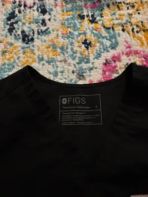 FIGS Catarina Scrub Top thumbnail 2