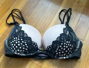 Victoria’s Secret bra 34D thumbnail 1