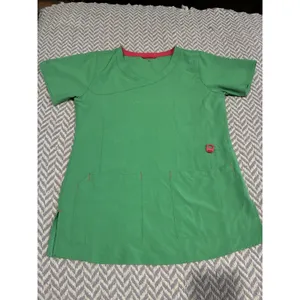 Carhartt Modern Fit Force Cross-Flex V-Neck Scrub Top Women's size Small Green thumbnail 2