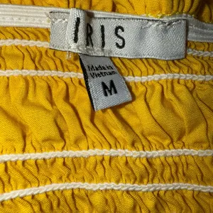 IRIS Bright Lemon‎ Yellow Smocked Cold Shoulder Tulle Puff Sleeve Peplum Top M thumbnail 8