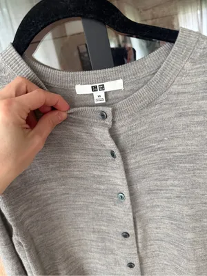 Uniqlo 100% wool cardigan sweater button up heathered gray greige neutral thumbnail 4
