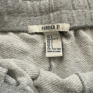 Forever 21 Gray drawstring sweatshorts, size L thumbnail 5