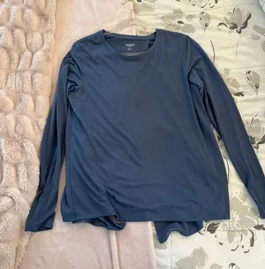 Old Navy Long Sleeve Activewear Shirt thumbnail 1