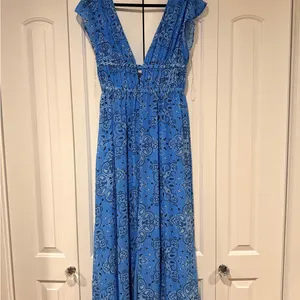 bebe Blue bandana Patterned blue‎ Maxi Dress medium thumbnail 2