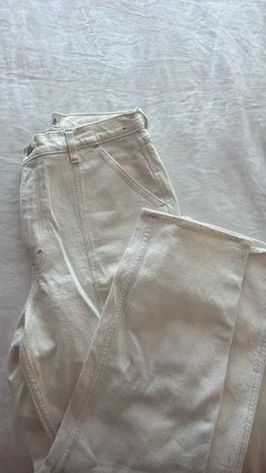 Abercrombie curve love 90’s straight ultra high rise carpenter jean thumbnail 4