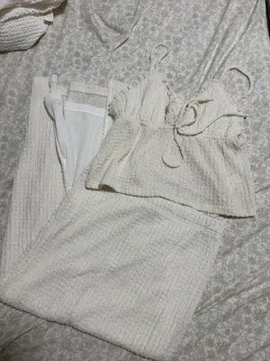 Two piece set thumbnail 1