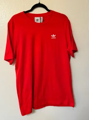 Adidas red mens y-shirt Size l thumbnail 1