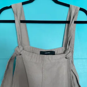 Forever 21 🌿EUC Women’s Adjustable Tie Overalls Beige Size Small Boho Style🌿 thumbnail 2