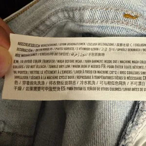 2107 | Abercrombie & Fitch 90s Straight Ultra High Rise Distressed Jeans 31/12 thumbnail 7