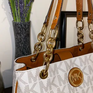 Michael Kors Signature MK Vanilla Acorn Fulton Chain Leather Tote EUC thumbnail 3