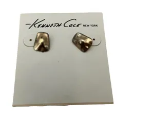 Kenneth‎ Cole Gold Pressed Metal Rectangle Stud Earrings thumbnail 1