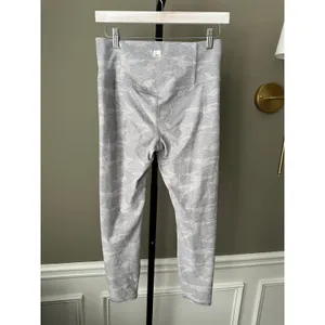 Vuori Clean Elevation Legging Pale Heather Camo Women's Medium thumbnail 4