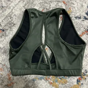 Army Green Sports Bra Size Small thumbnail 2