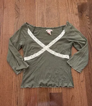 Abercrombie bella swan Vintage Olive Green lace trim crop top thumbnail 2