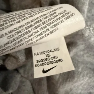 Nike Short Sleeve Graphic T-Shirt thumbnail 6