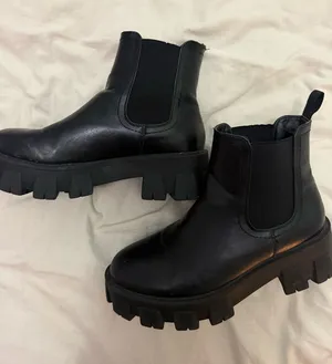Steve Madden Boots thumbnail 1