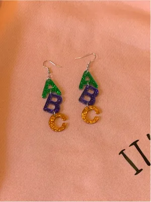 SHEIN Sweatshirt XL Light Pink “its a good day to read a book” 3 Sets Earrings thumbnail 3