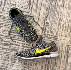 Nike Air Free TR Fit 5 women's size 9 Running Sneakers 704695-015 thumbnail 1