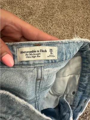 Abercrombie Ultra High-Rise 90s Straight thumbnail 3