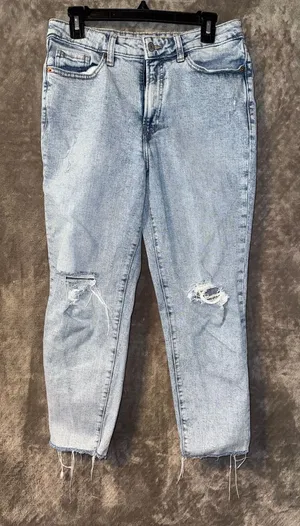 Old Navy High-Rise Straight Raw Hem Distressed Jeans Size 8 thumbnail 1