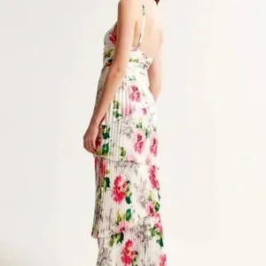 NWT Abercrombie & Fitch A&F Giselle Pleated Tiered Maxi Dress Satin White Floral thumbnail 6