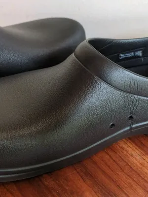 Crocs "On The Clock" Black Work Shoes M9 W11 Crocs Lock Slip Resistant Clogs thumbnail 9