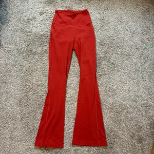 Lululemon Groove Super-High-Rise Flared Pants in Cayenne Size 2 Yoga Pilates thumbnail 3