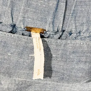 Free People‎ Small Linen Chambray Denim Show Some Shoulder Tie Wrist Tunic Top thumbnail 4