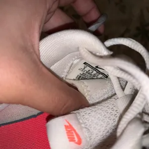 Nike shoes thumbnail 5