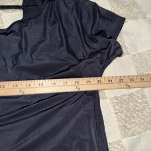 Lululemon‎ open back Nylon & Lycra shirt size M thumbnail 2