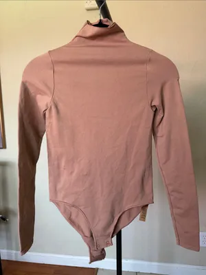 Skims ESSENTIAL MOCK NECK LONG SLEEVE BODYSUIT in sienna NWOT size Xxs-XS thumbnail 3