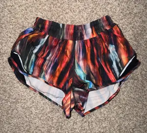 Lululemon Hotty Hot Shorts 2.5" thumbnail 1