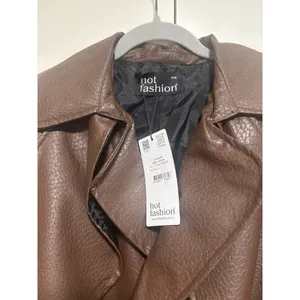 Brown Faux Leather Trench Coat with Belt – Brand New thumbnail 4