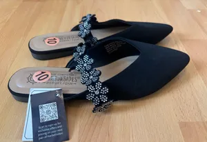 harborsides Women's Black Floral Embellished Flats thumbnail 3