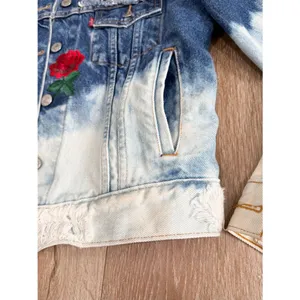 Levi’s Custom Distressed Denim Jacket Rose Patch Bleach Wash Women’s Small thumbnail 7