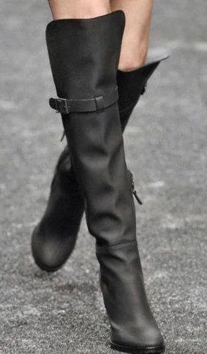 Milan Runway high knee boots Fall 2011 size 38 thumbnail 2