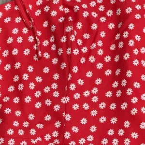 Princess Polly Westwood Valley Red Floral Mini Dress Women’s 6 thumbnail 2