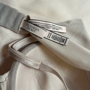 Victoria's Secret Cream T-Shirt Bra with Molded Cups thumbnail 10