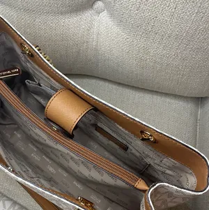 Michael Kors Susannah Large Tote thumbnail 2