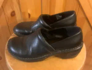 Sonoma Women's Size 9 Medium Black Leather Slip on Clogs Mules thumbnail 1