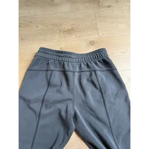 Lululemon Softstreme High-Rise Straight-Leg Cropped Pant 22" Black/gray Size 6 thumbnail 11
