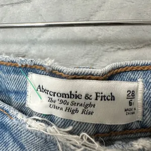 Abercrombie & Fitch Women 90s Straight Ultra High Rise Jeans 28/6 Retro‎ thumbnail 4