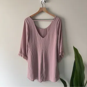 Astr the Label Revolve Deauville Mauve Lace Accent dress shift Flowy 3/4 sleeve thumbnail 2