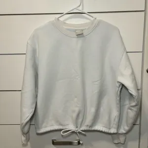 Aritzia TNA Cinch Front Crewneck FLAWED thumbnail 1