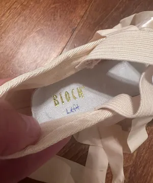 bloch pointe shoes Size 6 thumbnail 4