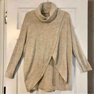 Wonderland by Orange Wrap Crowl Neck Sweater Size Small thumbnail 1