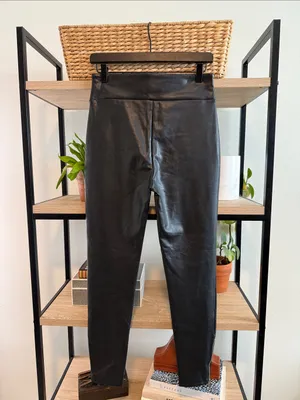 NWT Abercrombie & Fitch High-Rise Black Faux Leather Ankle Skinny Pull On Pant M thumbnail 5