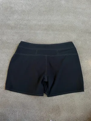 The North Face Women’s Black Board Shorts – Size 6 thumbnail 3