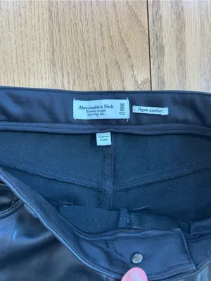 Abercrombie Curve Love Vegan Leather Ankle‎ Straight Pants Black 10/30 Regular thumbnail 4