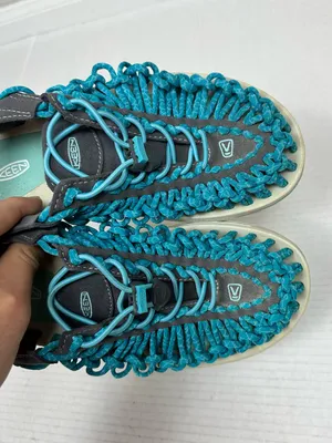 KEEN Women's Uneek Sneaker in Turquoise and Gray Size 7.0 thumbnail 2
